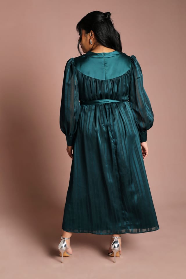 Coast Coast Women's Plus Size Stripe Jacquard Maxi Vee Dress in Emerald - 3