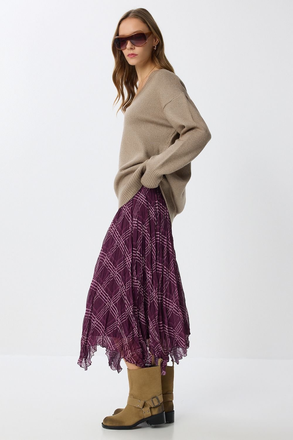 Happiness Istanbul Happiness Istanbul Women's High Waist Asymmetric Midi Skirt with Zipper in Mauve - 4