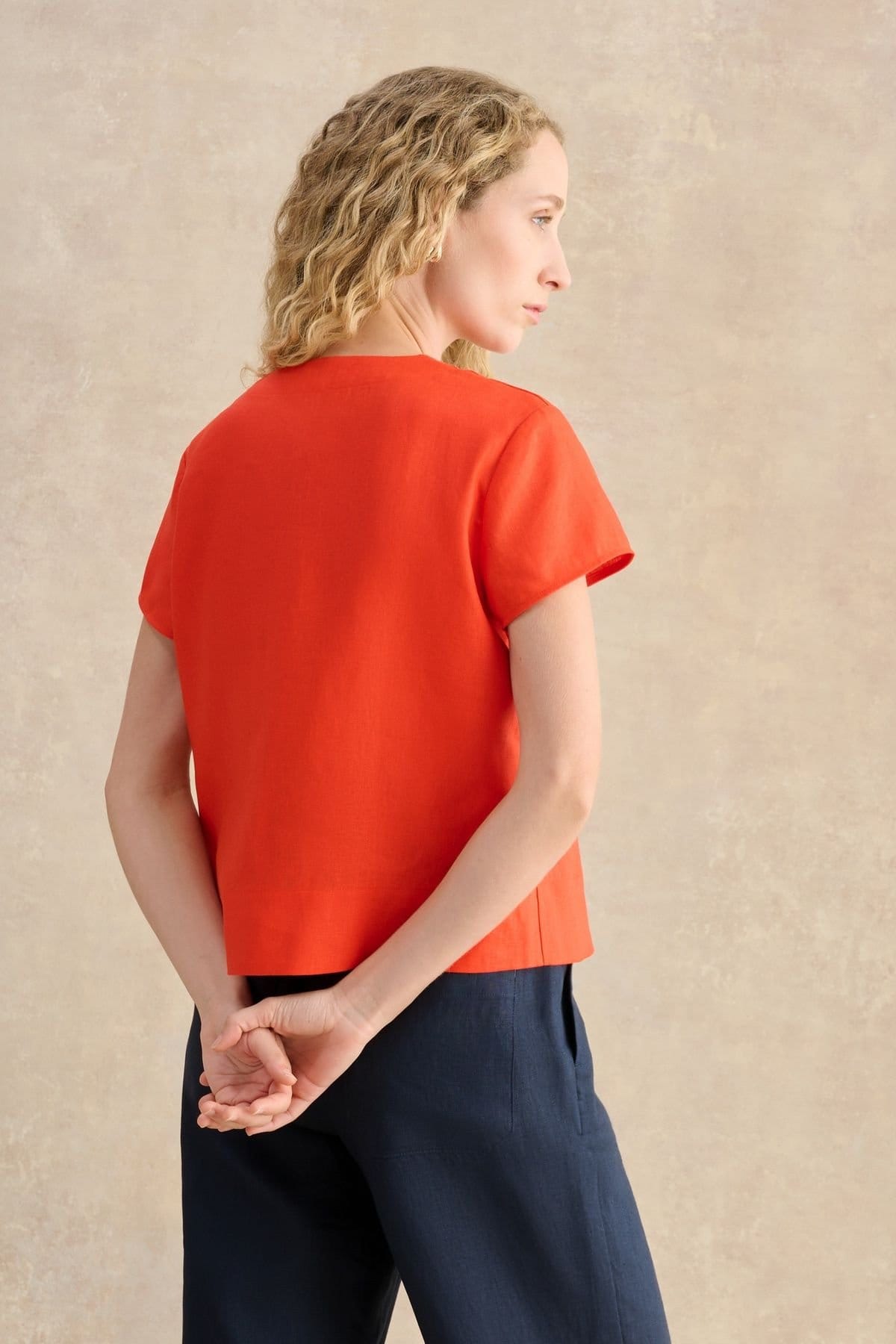 Hobbs London Hobbs London Women's Aurelia V-Neck Linen Top in Scarlet - 4