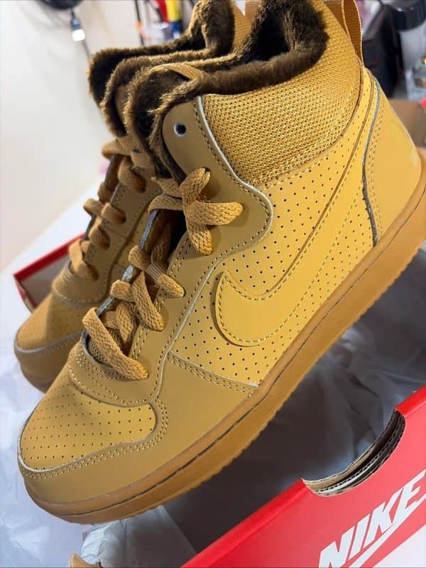 Nike Nike Court Borough Mid Winter Trainer - UK 4.5 / US 5 /EU 37.5 Brand New Boxed