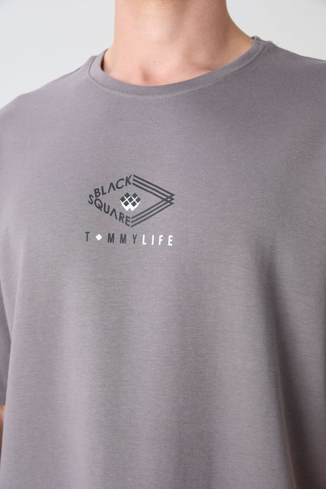 Tommy Life Tommy Life Men's Oversized Cotton-Blend Logo T-Shirt in Grey - 3