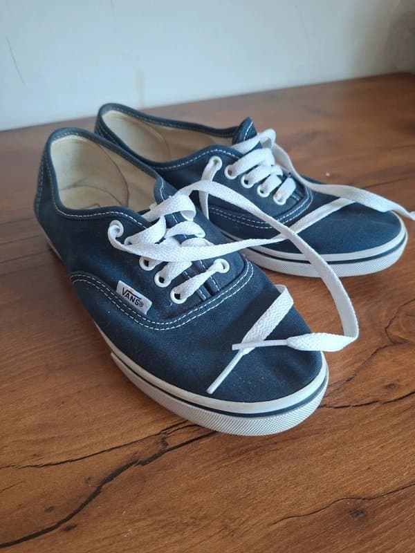 Vans Vans Authentic Low Top Trainers – Navy Blue & White | Size UK 4 | Great Condition