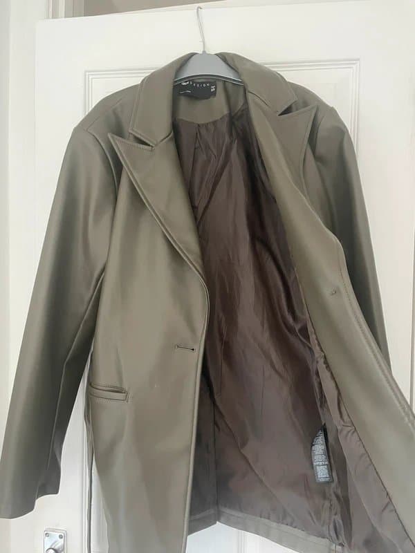 ASOS Design Khaki trench coat with tie and button