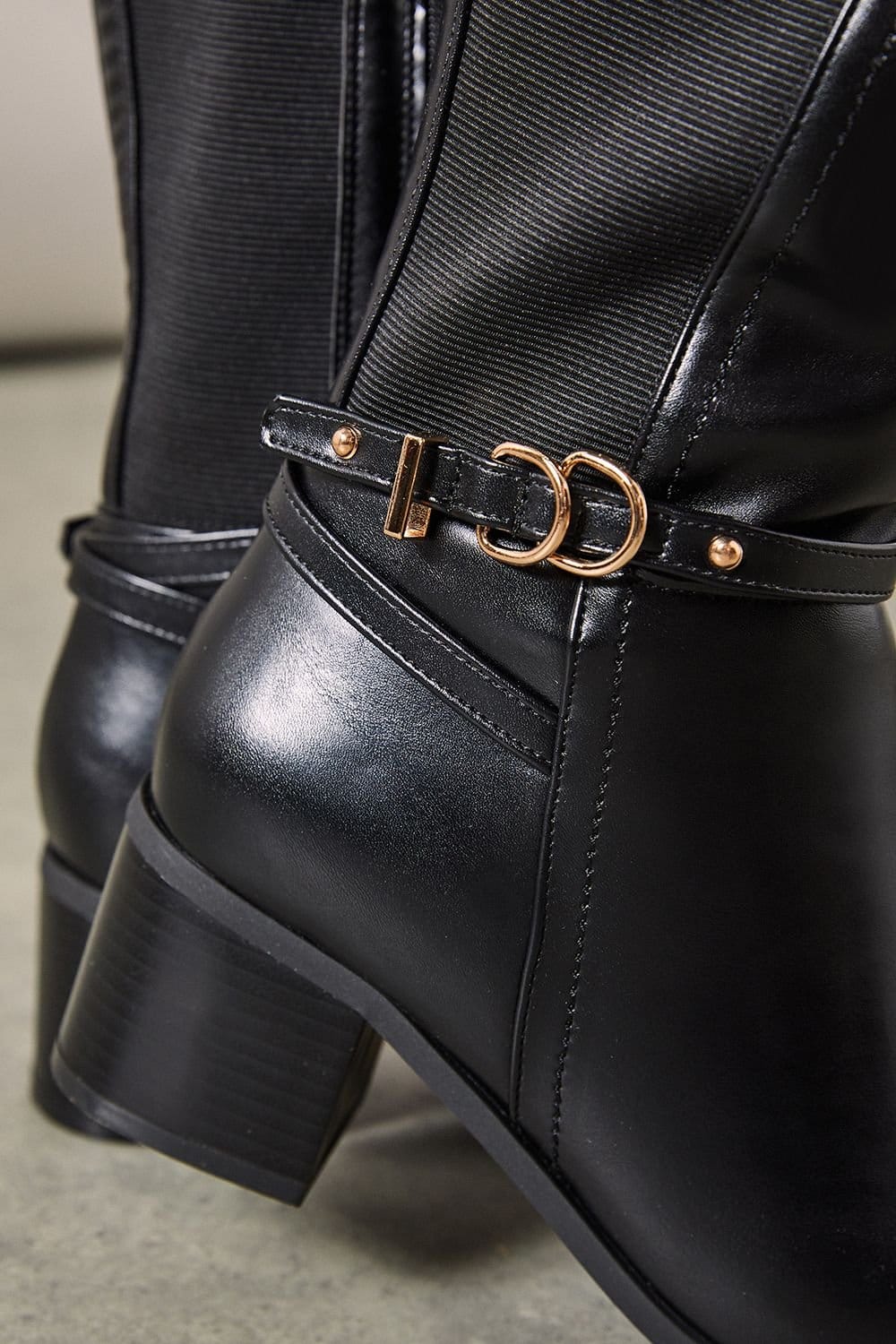 Wallis Wallis Women's Wide Fit Hills Faux Leather Stretch Mid Block Heel Knee Boots in Black - 4