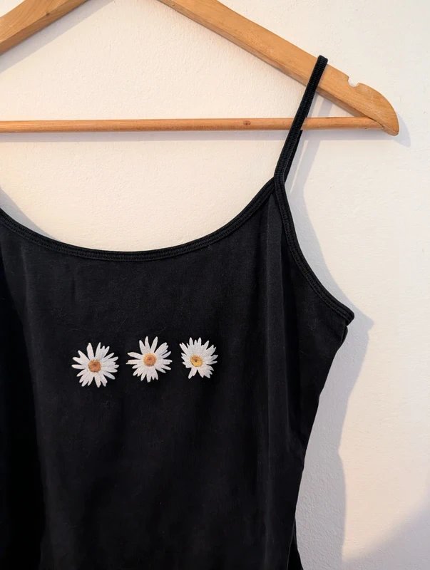 New Look Vintage Y2K New Look Black Daisy Cami, Size 14 - 1