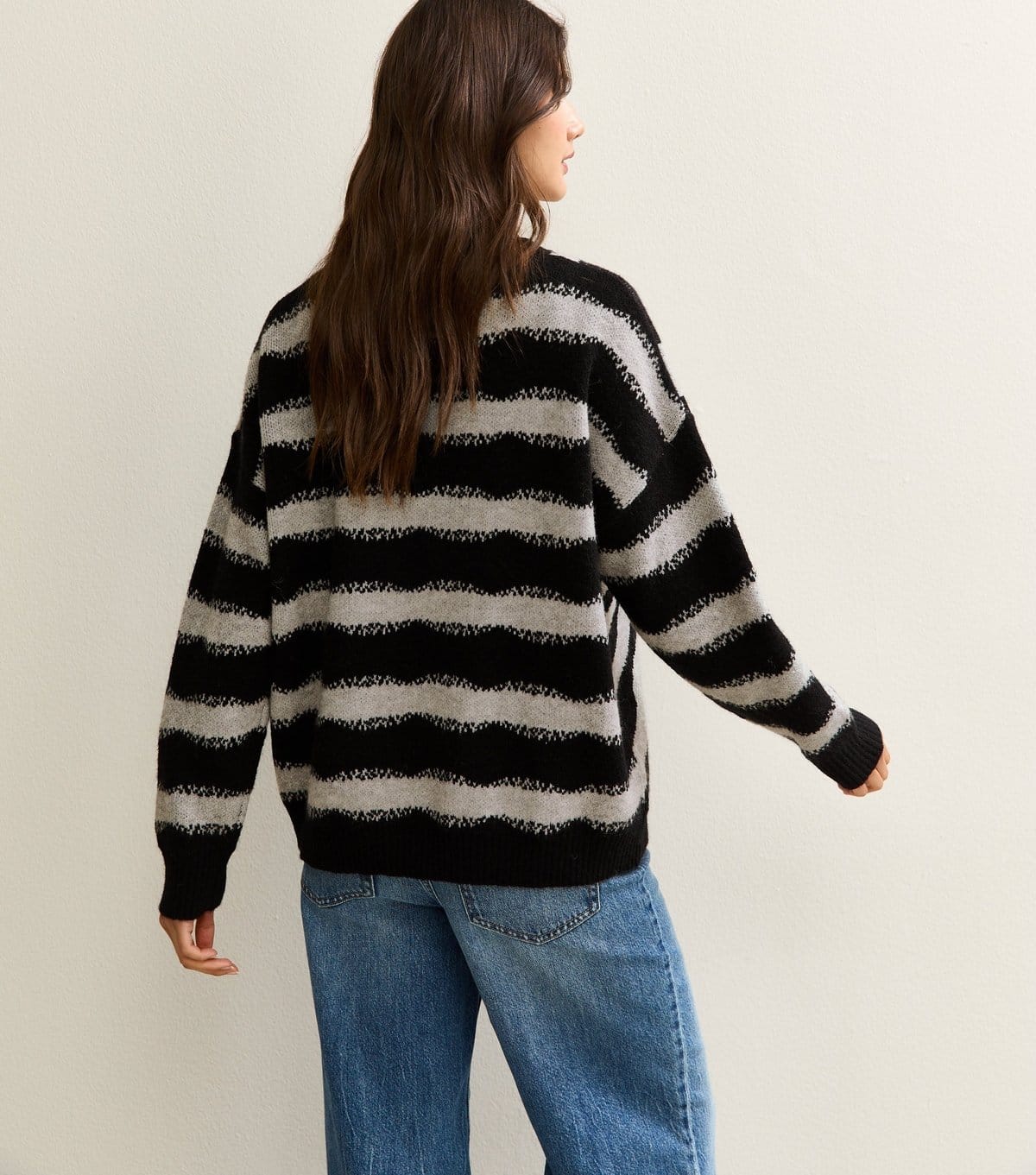 Gini London Women's Blue Floral Pattern Oversized Jumper Gini London New Look - 4