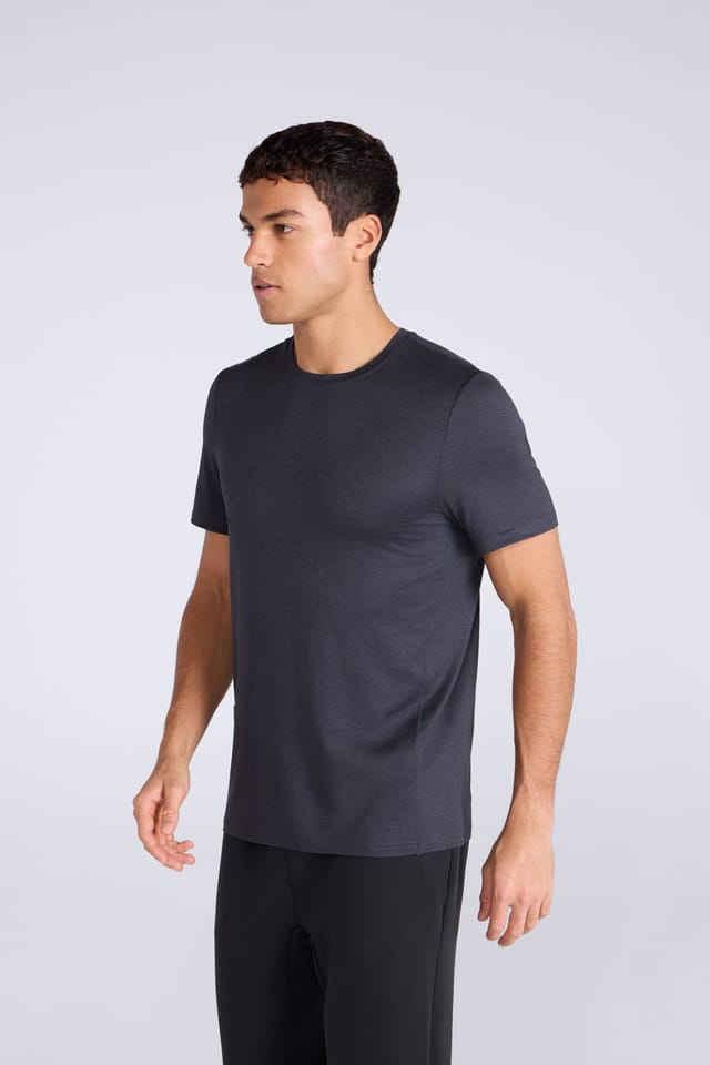 Animal Animal Men's Soft Lightweight Casual Short Sleeve Tee Quick Dry Active T-Shirt in Black - 2