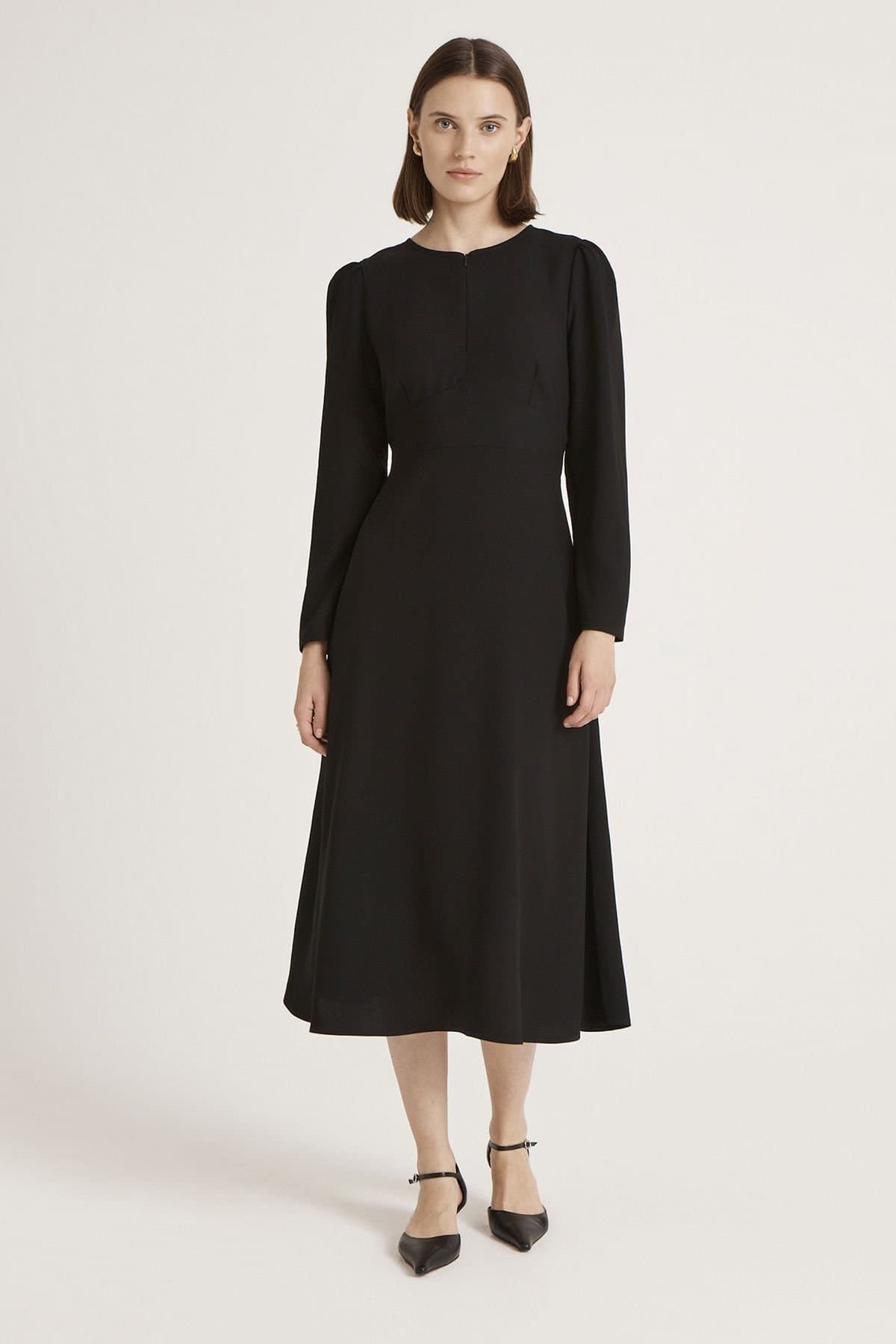 Finery London Finery London Women's Petite Caley Crepe Zip Front Midi Dress in Black
