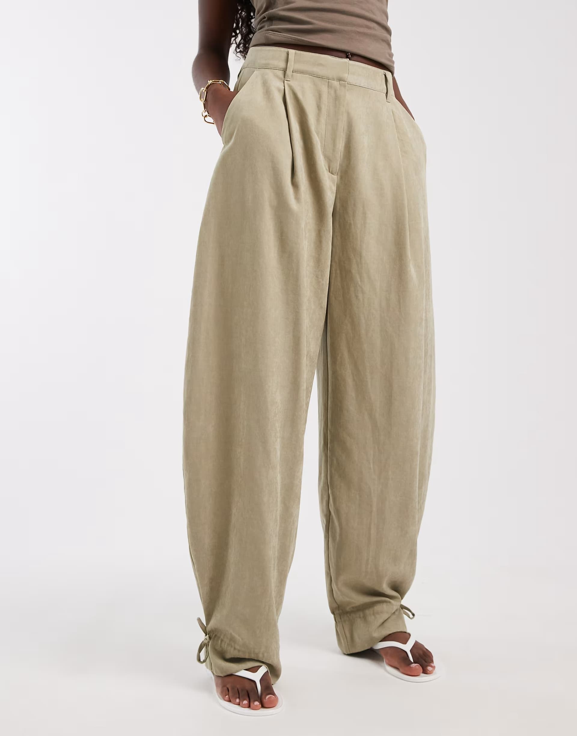 ASOS ASOS DESIGN Tailored balloon trousers with frill hem in olive