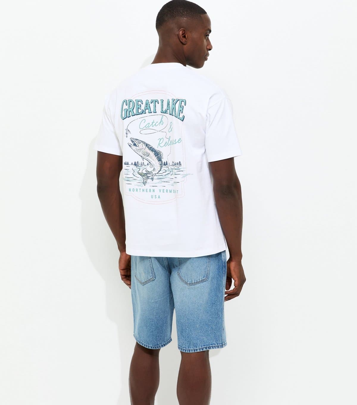 New Look Men's White Oversized Great Lake Print T-Shirt New Look