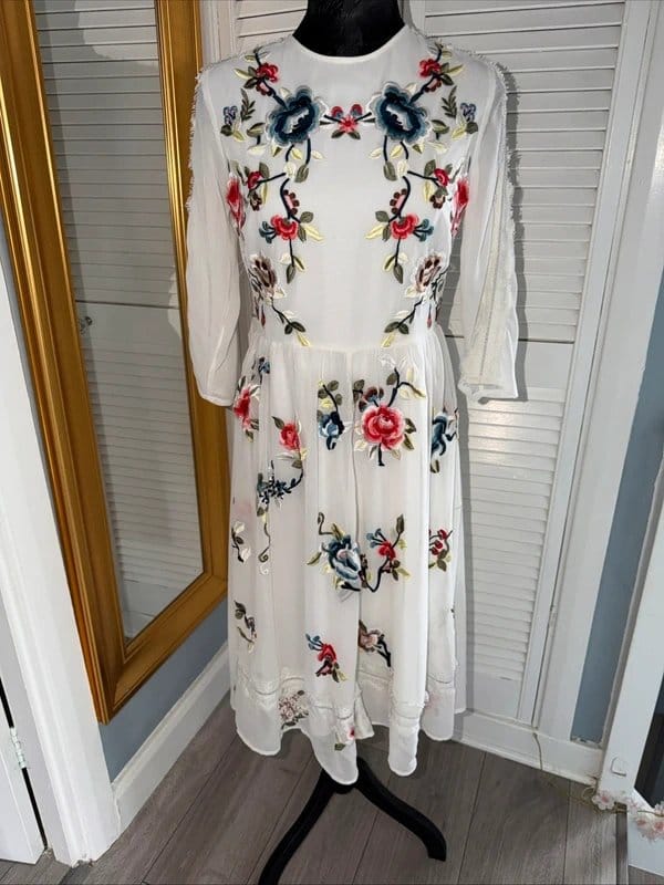 ASOS Women's Floral Embroidered Midi Dress Size 8-10 UK White Floral Slime Fit