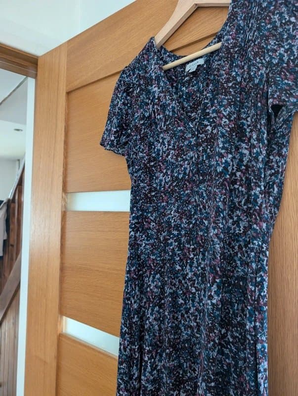 Jigsaw Jigsaw floral skater dress 8 navy autumn v neck