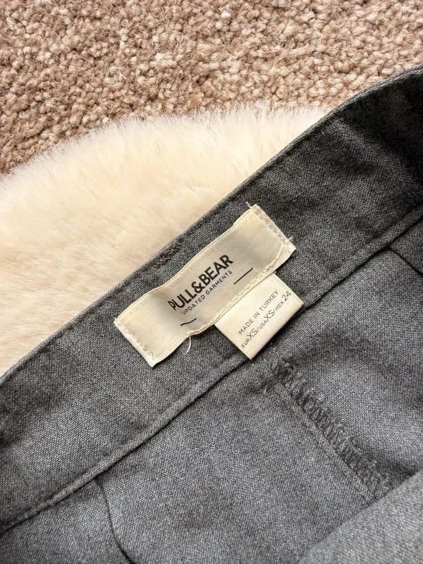 Pull & Bear Pull and bear grey pleated trousers