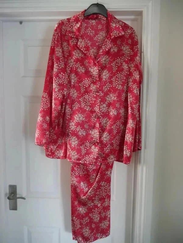 Marlon Marlon Satin Pyjamas Ladies Size 14-16 Red Floral New Long Sleeve PJs Lounge Set
