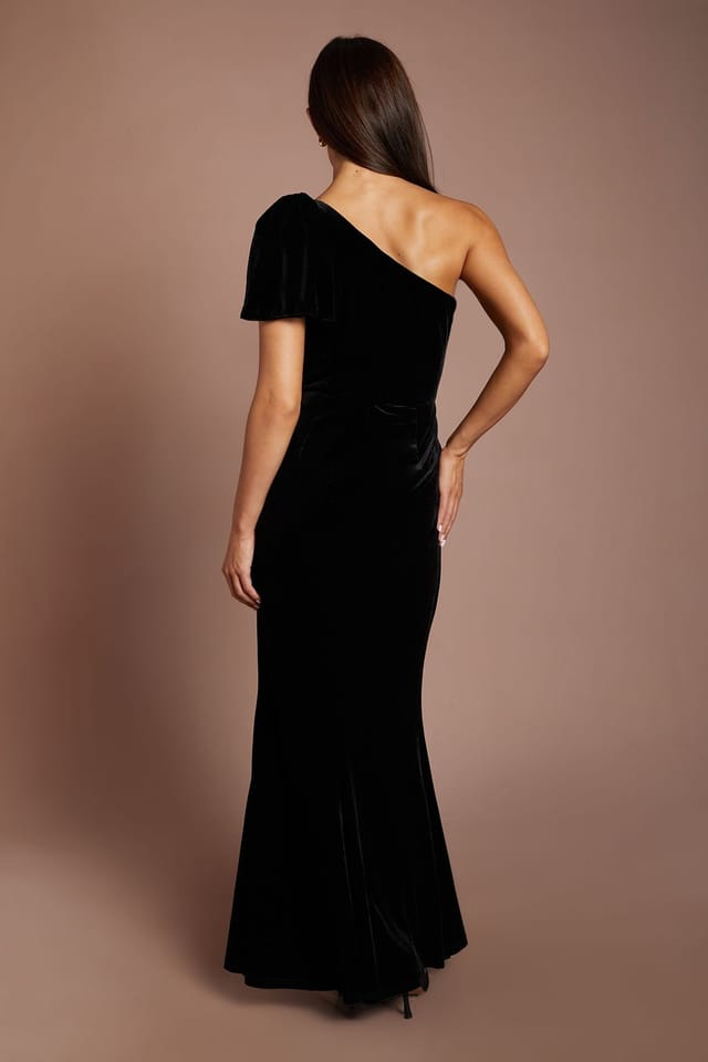 Coast Coast Women's Bow One Shoulder Velvet Bridesmaid Maxi Dress in Black - 3