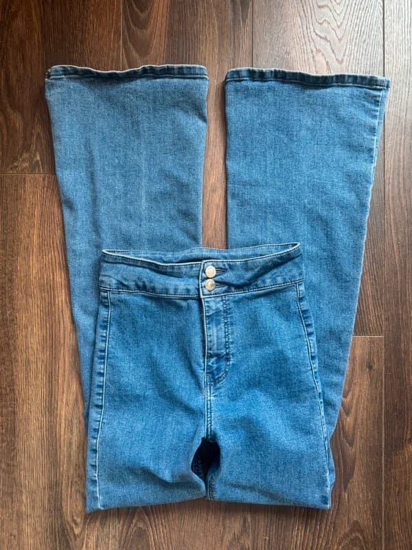 Topshop Topshop double button detail stretchy denim bootcut jeans - size 8
