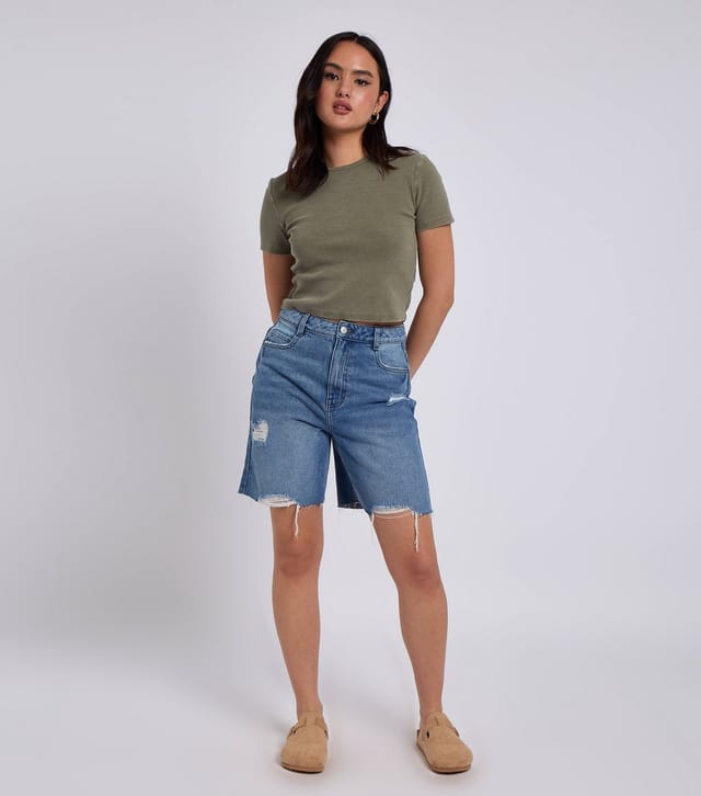 Urban Bliss Women's Blue Distressed Bermuda Denim Shorts Urban Bliss New Look - 3