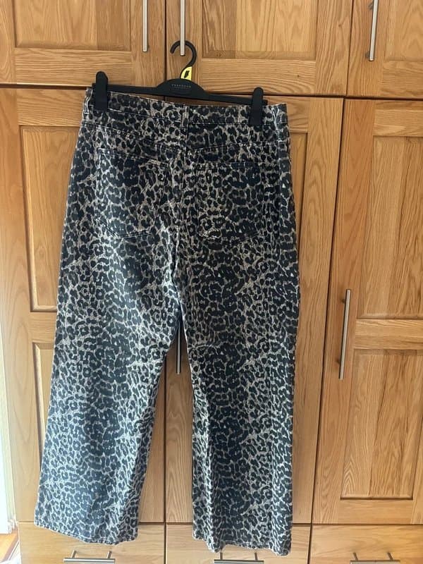 New Look New look Adalae leopard print jeans