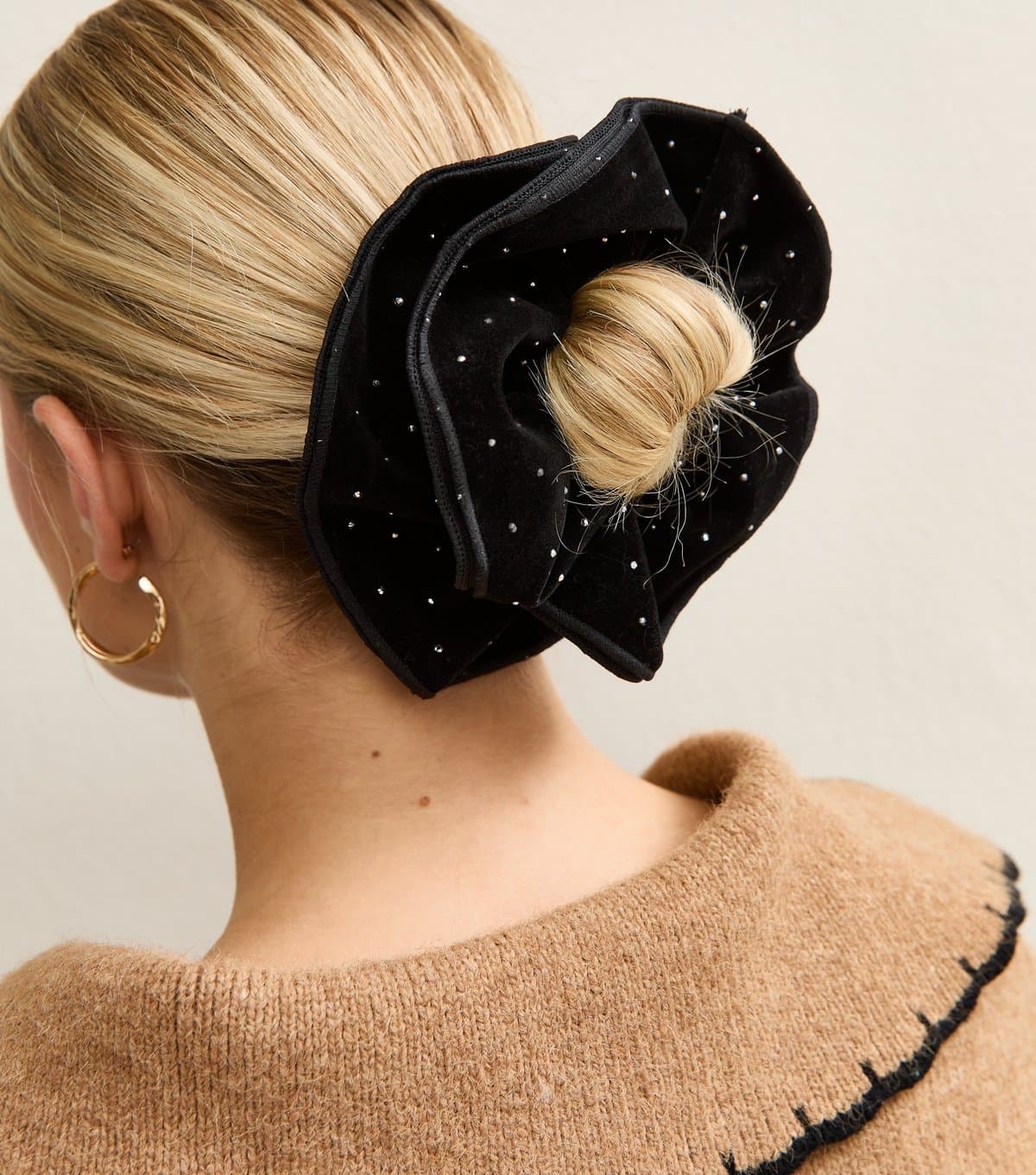 New Look Black Large Diamante Studded Velvet Scrunchie New Look