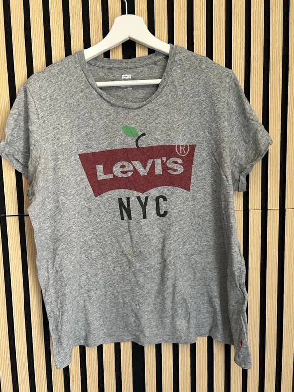 Levis Levi’s Women’s T-shirt Size XL VGC Grey