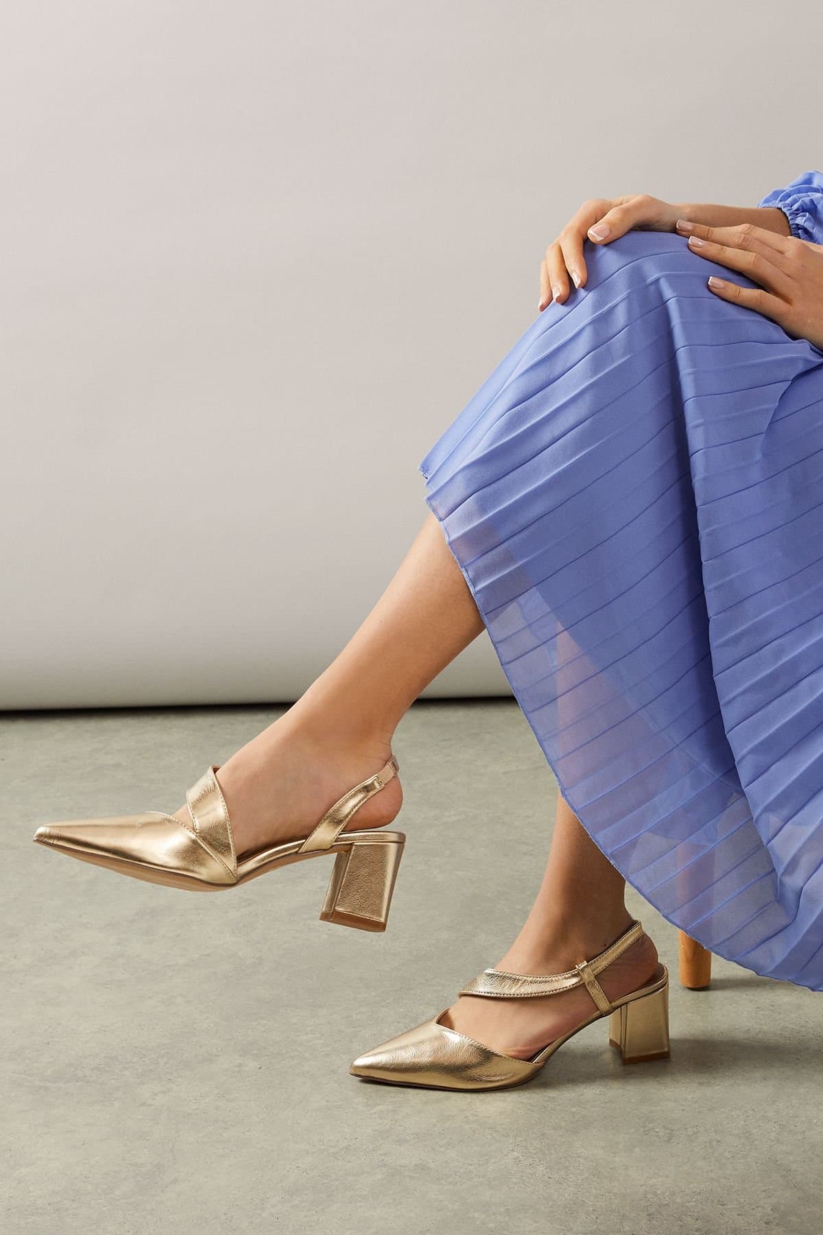 Wallis Wallis Women's Wide Fit Eve Asymmetric Strap Block Heel Pointed Court Shoes in Gold
