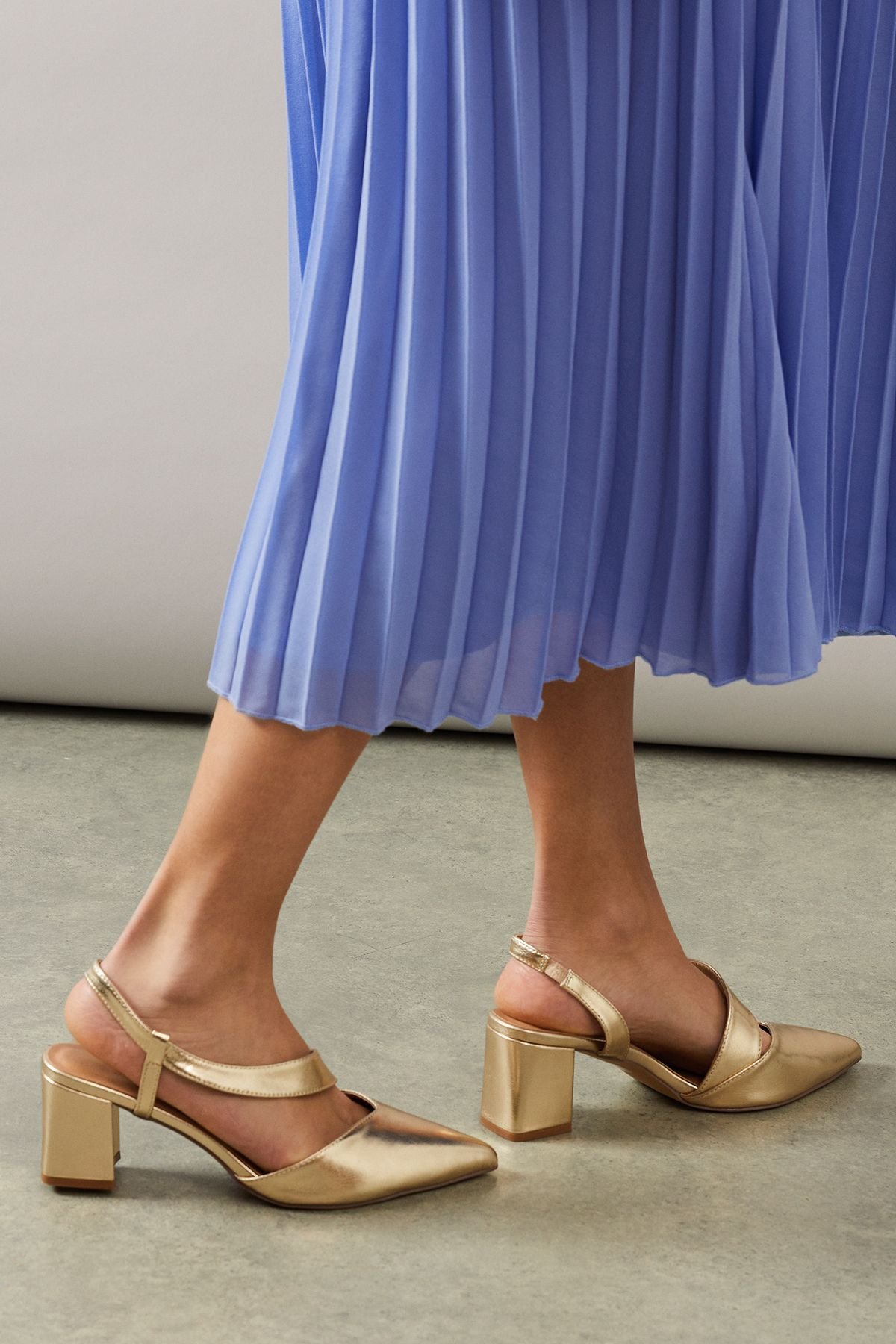 Wallis Wallis Women's Wide Fit Eve Asymmetric Strap Block Heel Pointed Court Shoes in Gold - 4