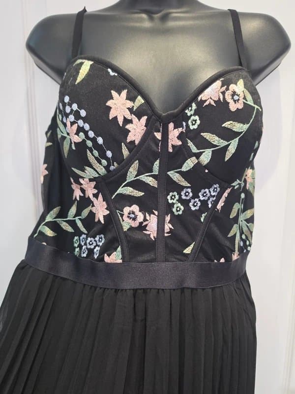 New Look New Look Floral Black Embroided Bodice Pleated Midaxi Dress Size 16 Spec Occ Wedding Races
