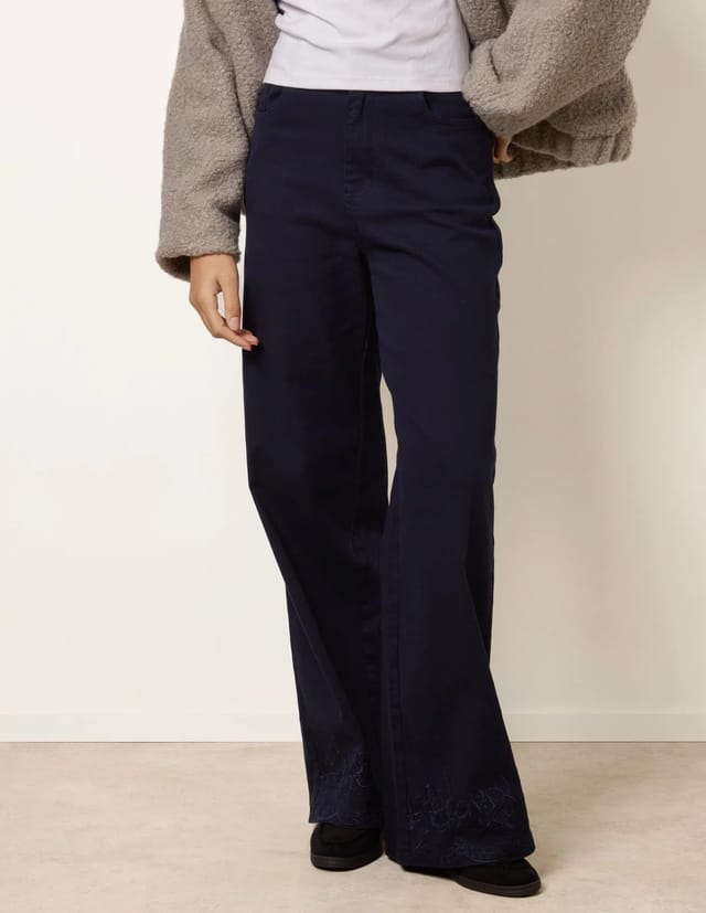 Blue Vanilla Floral Embroidered Detailed Flared Jeans - 2