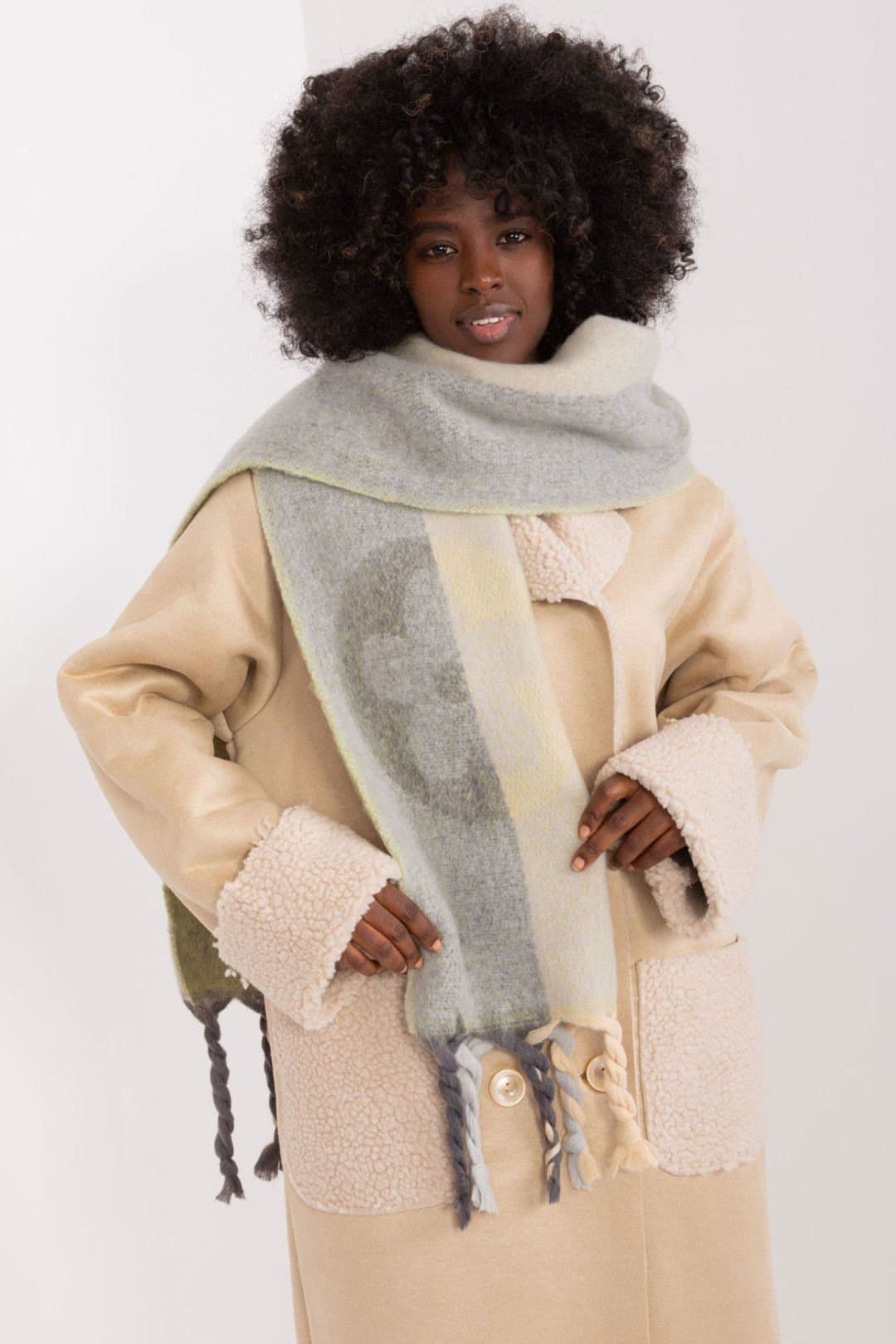 Love Lace Love Lace Women's Long Autumn Winter Striped Polyester Scarf with Tassels in Green