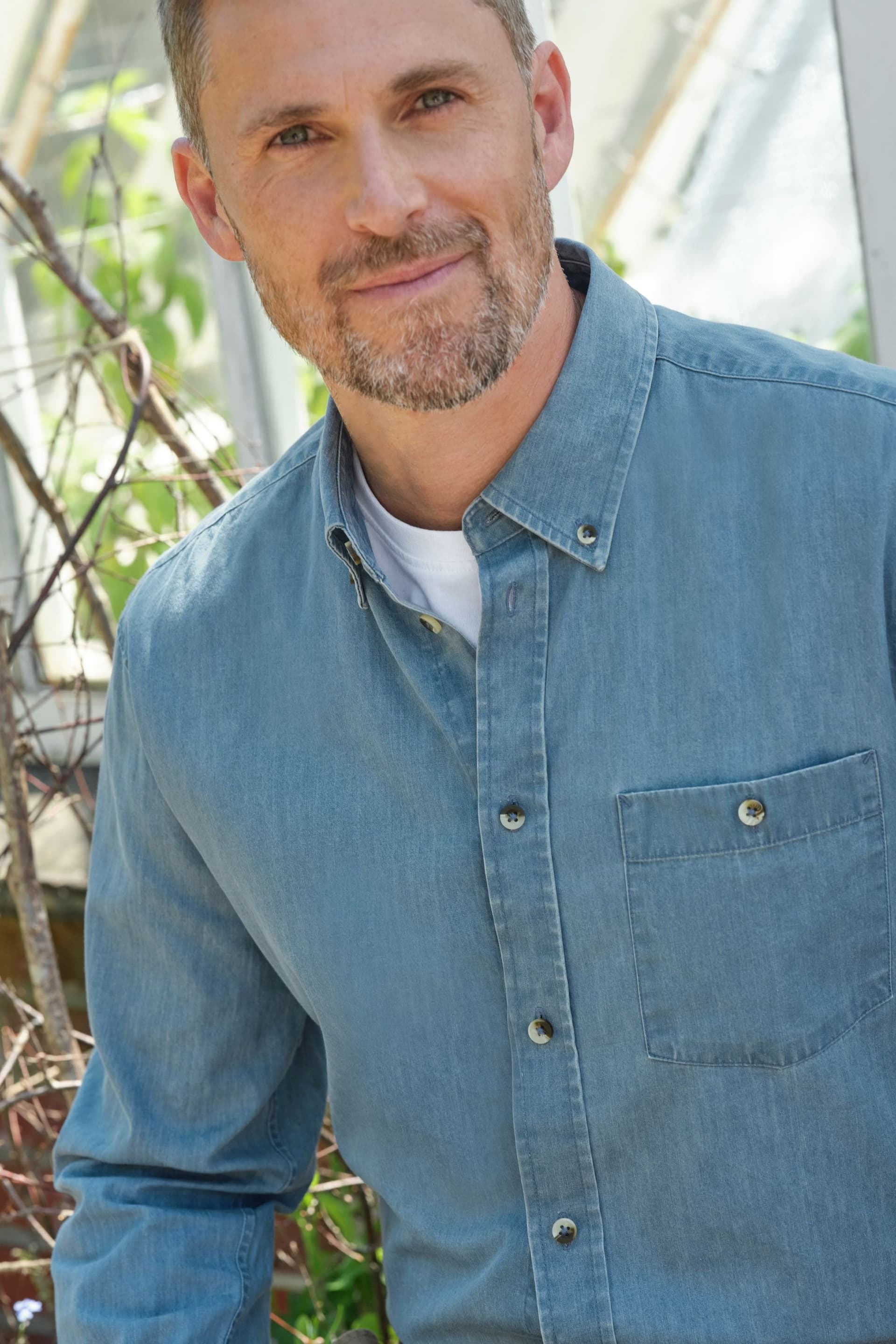WoolOvers WoolOvers Men's Chambray Shirt in Blue