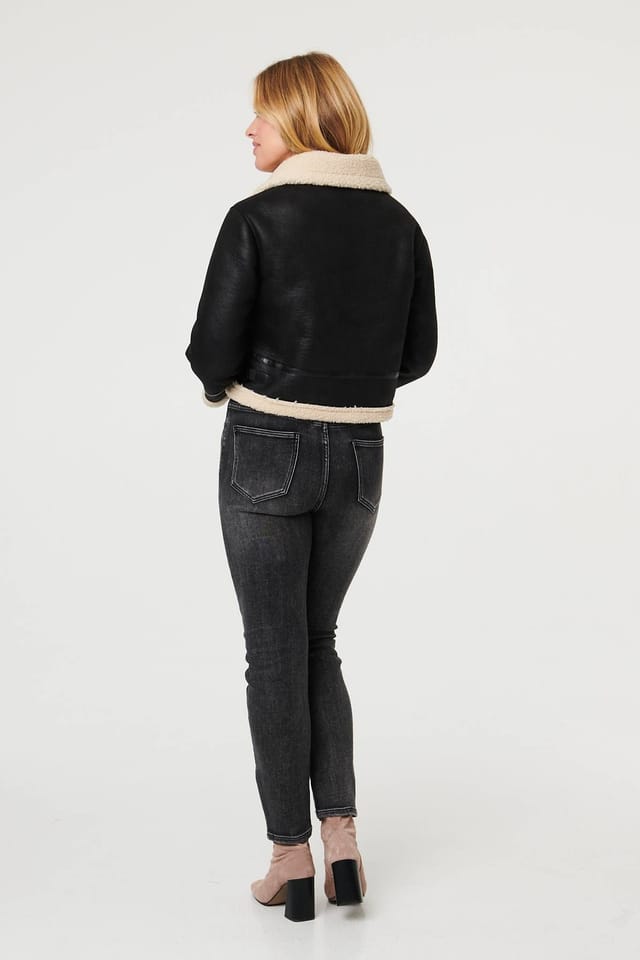 Izabel London Izabel London Women's Faux Suede Teddy-Lined Cropped Jacket in Black - 3
