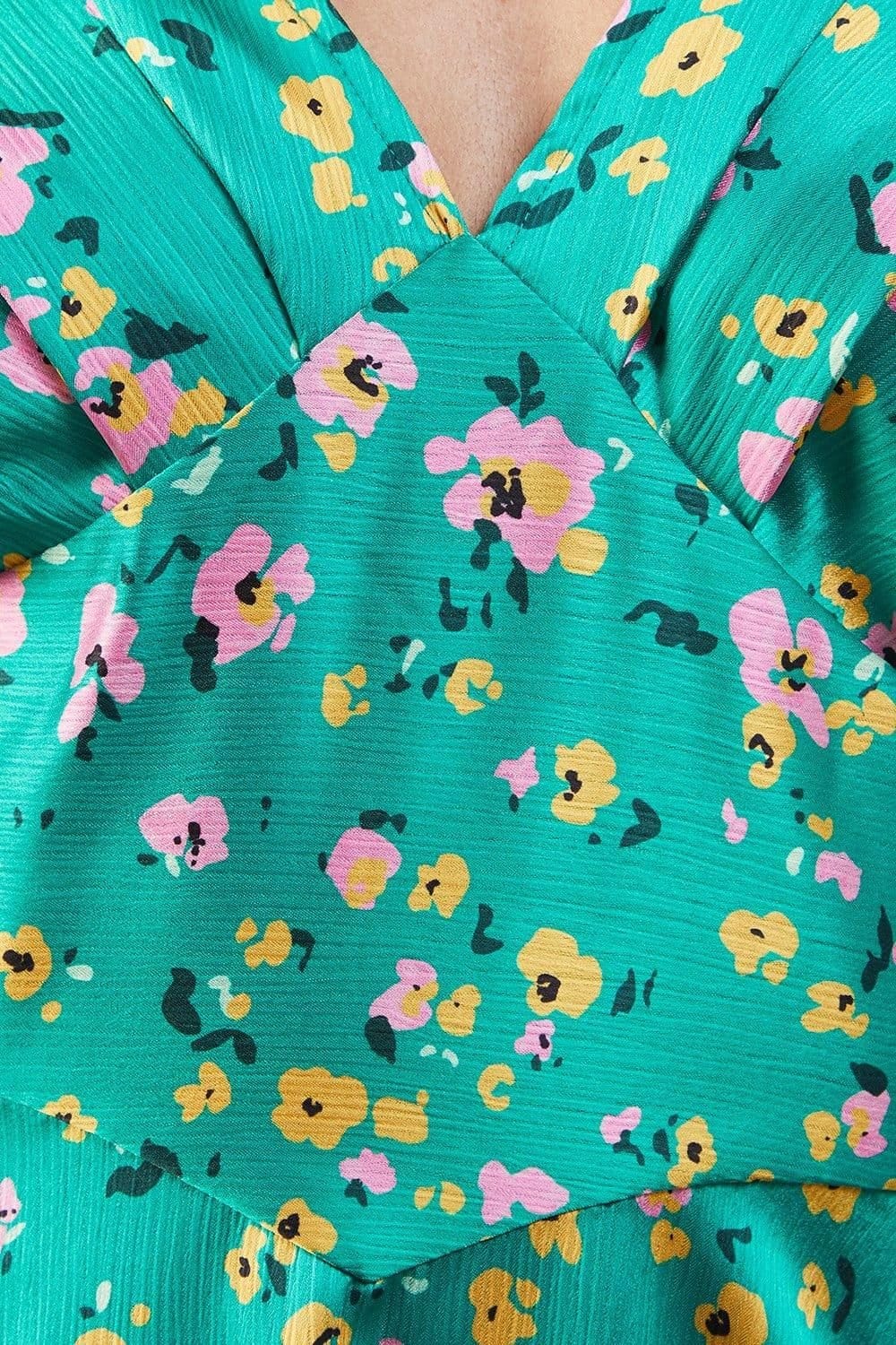 Warehouse Warehouse Women's Floral Satin Batwing Waisted Hanky Hem Midi Dress in Green - 4