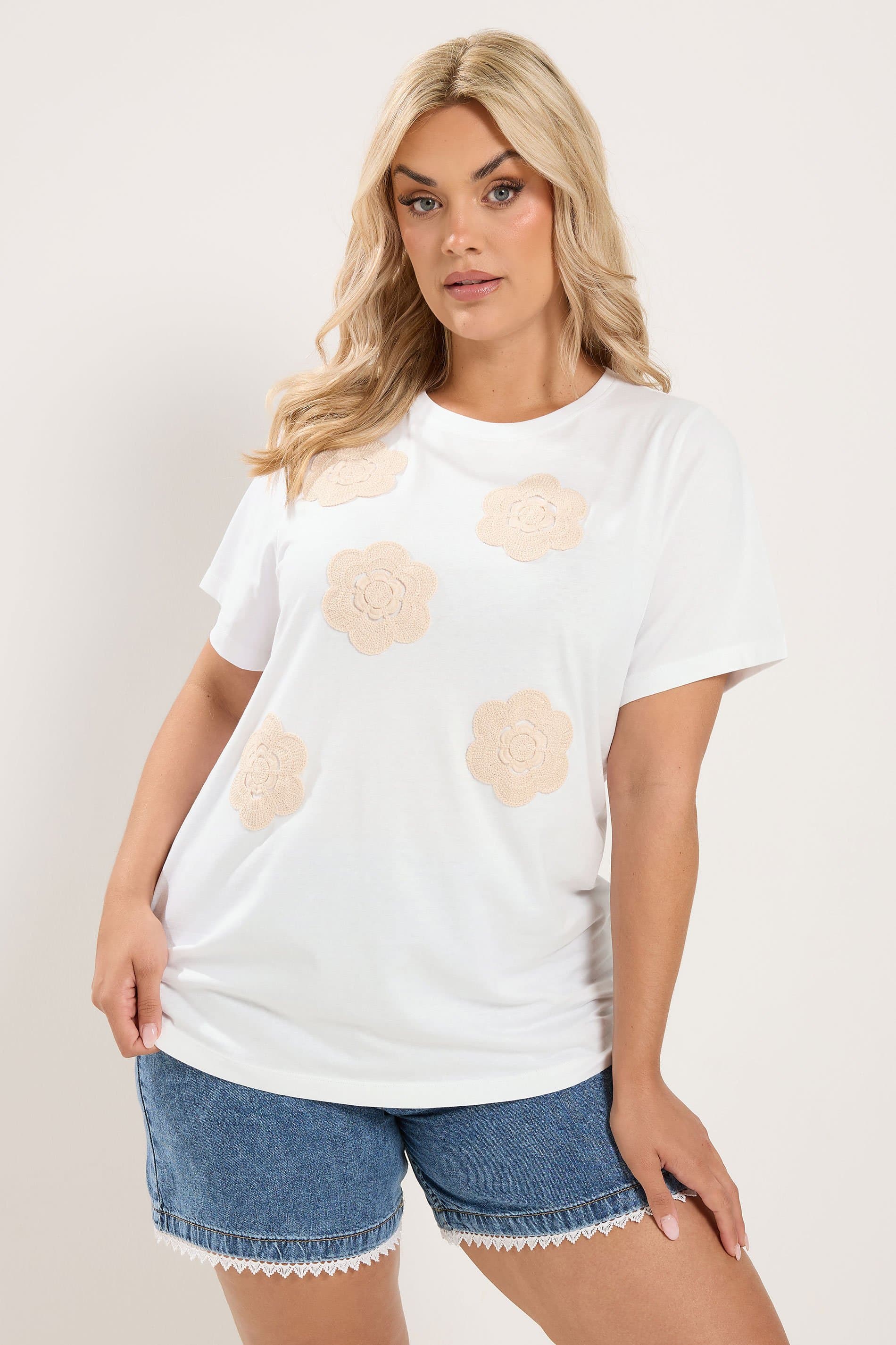 Yours Plus Size White Daisy Applique Tshirt