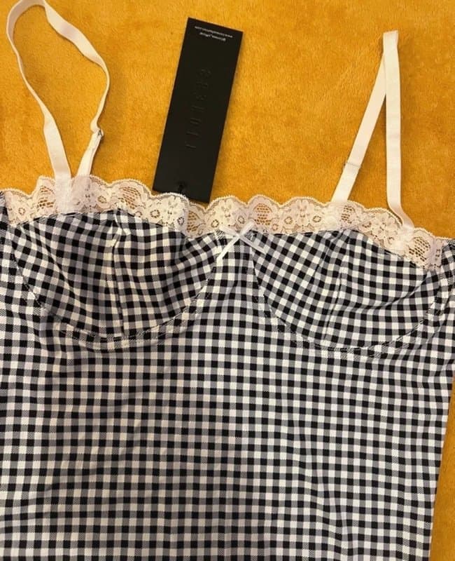 Lioness Lioness cami in black and white with lace trim / super soft cami!