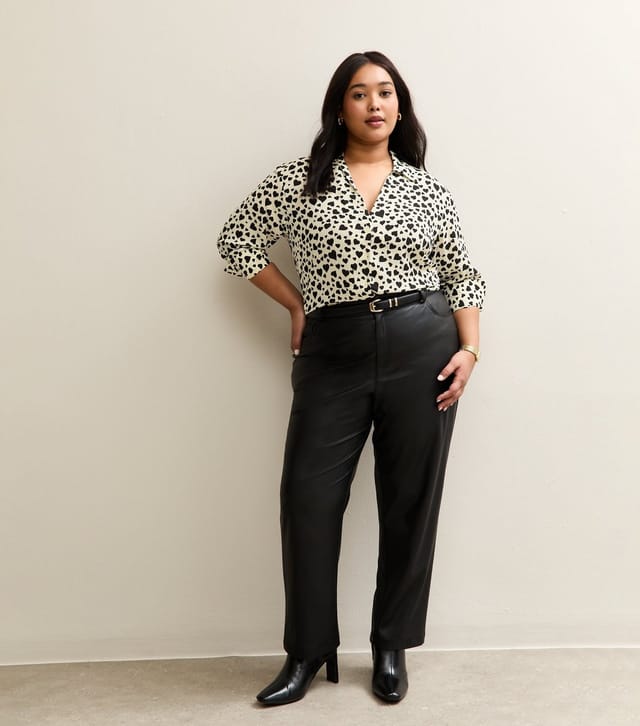 New Look Women's Plus Size White Heart Print Shirt Curves New Look - 3