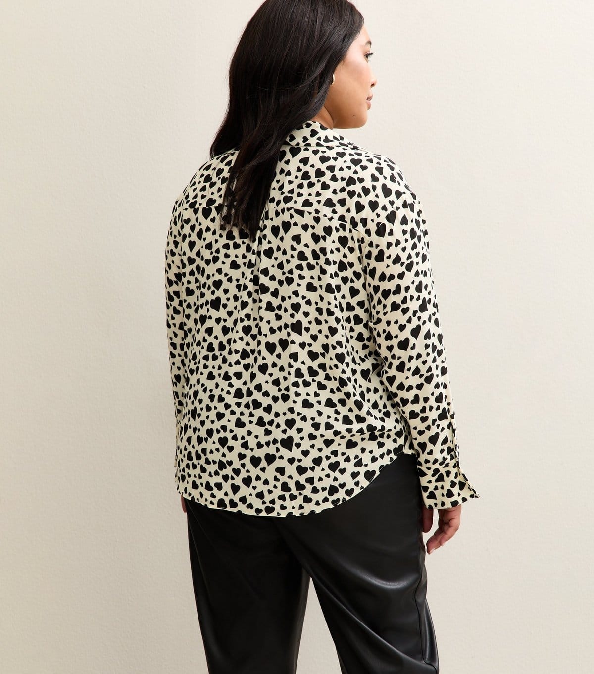 New Look Women's Plus Size White Heart Print Shirt Curves New Look - 4