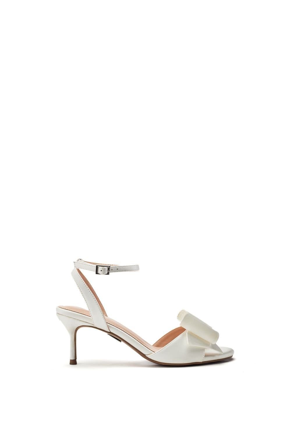 Moda In Pelle Moda In Pelle Women's 'Lotty' Satin Heeled Sandals in White