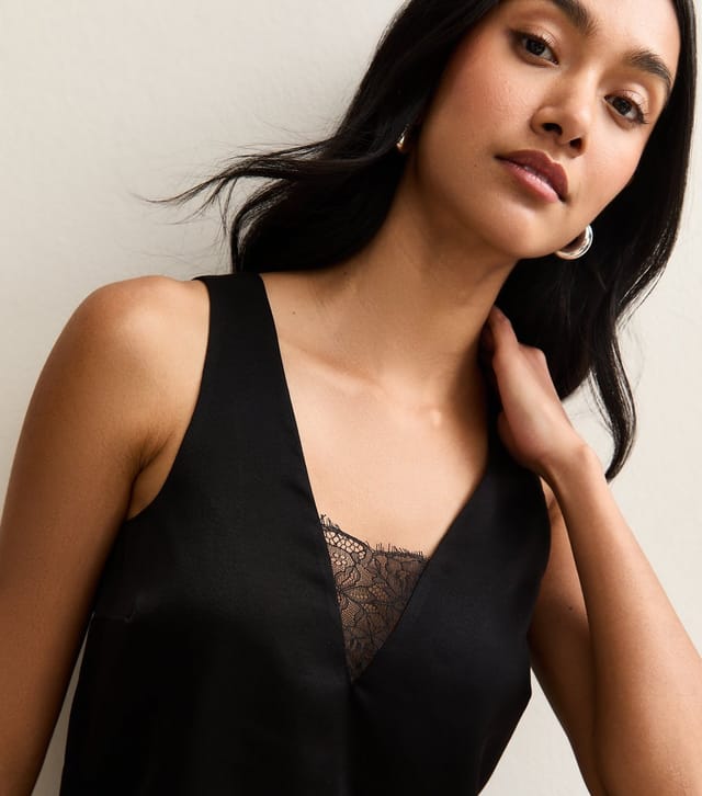 New Look Women's Black Lace Insert V-Neck Top New Look - 2