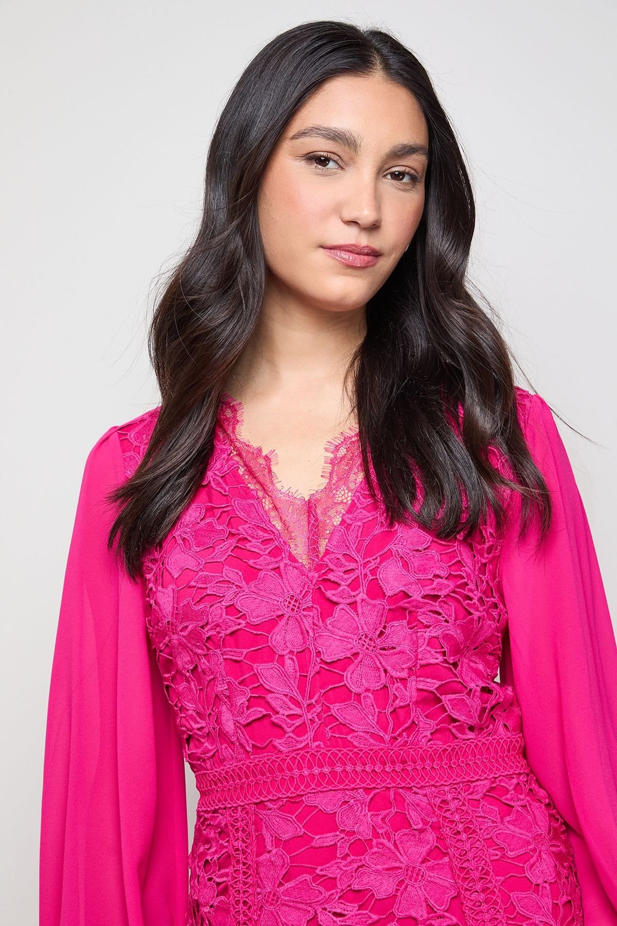 Oasis Oasis Women's Lace Puff Sleeve V Neck Midaxi Dress in Fuchsia - 4