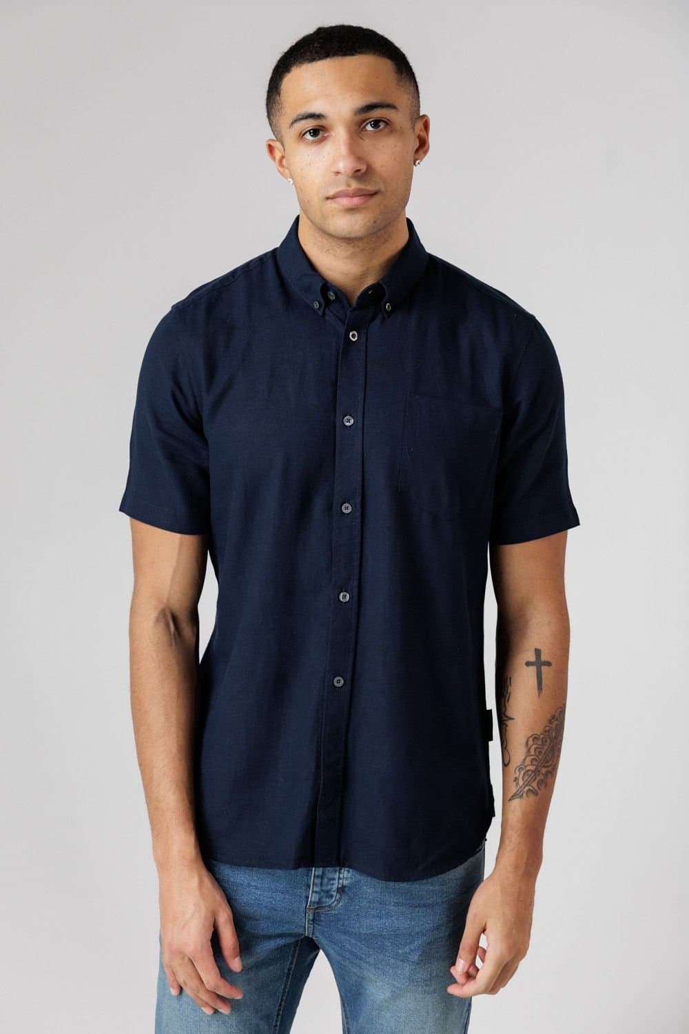French Connection French Connection Men's Linen Blend Short Sleeve Chest Pocket Shirt in Navy
