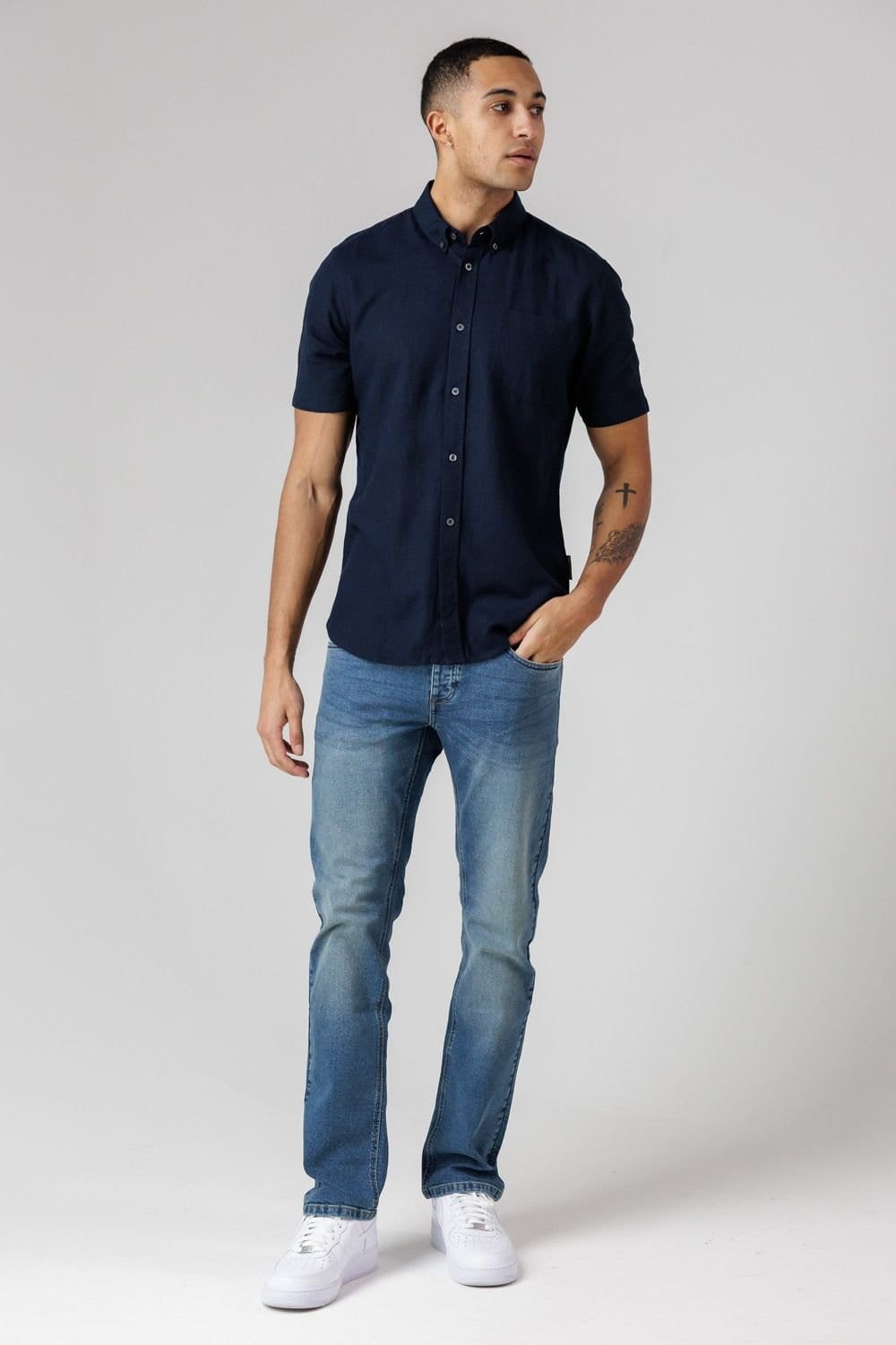 French Connection French Connection Men's Linen Blend Short Sleeve Chest Pocket Shirt in Navy - 4