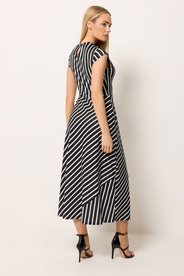Star By Julien Macdonald Star by Julien Macdonald Women's Stripe Maxi Dress in Black - 2