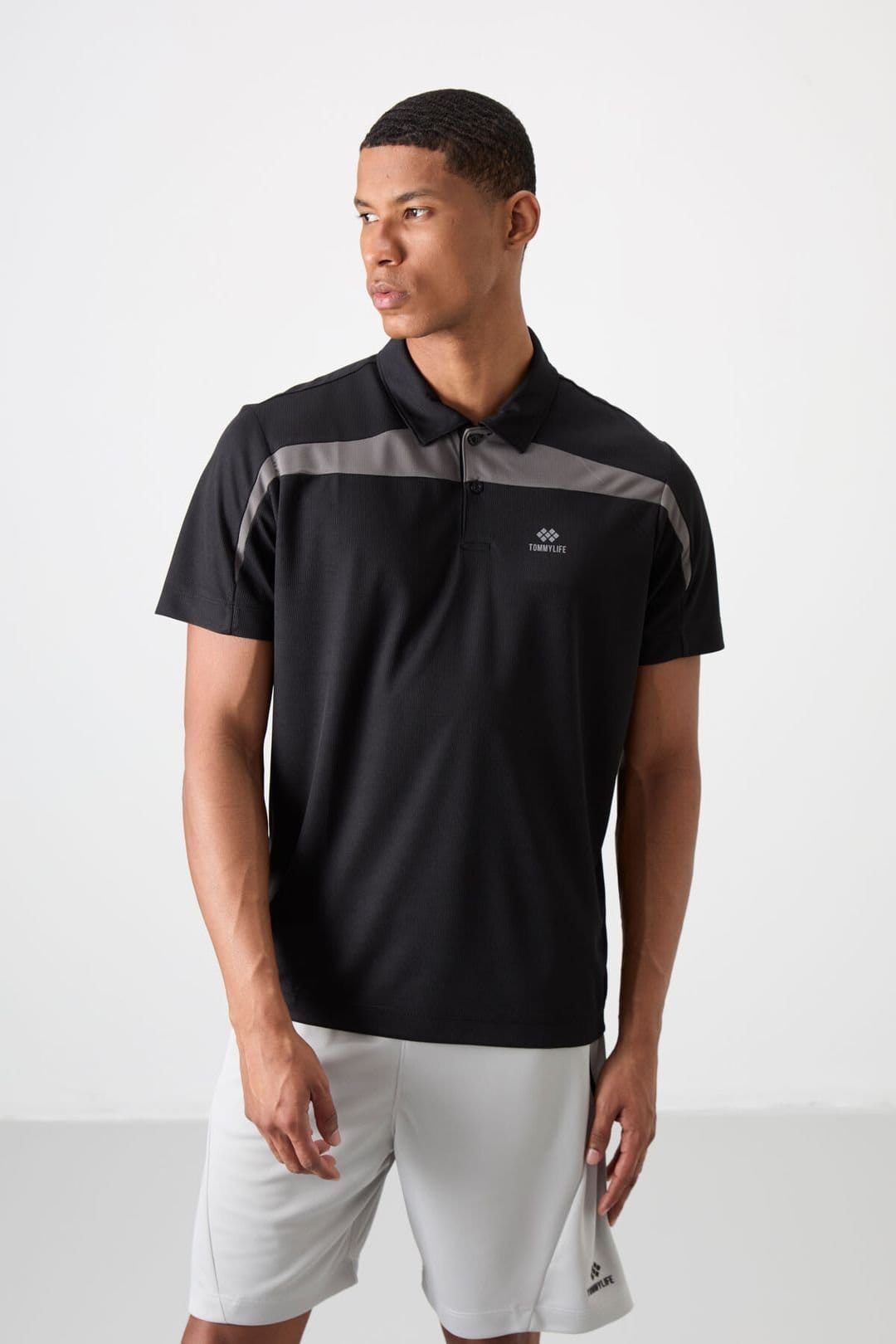 Tommy Life Tommy Life Men's Colour-Blocked Polo T-Shirt in Black - 4