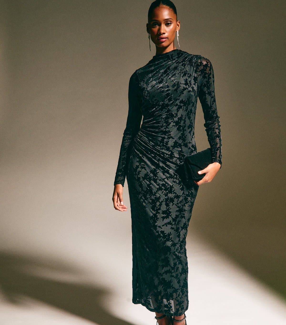 New Look Women's Black Velvet Floral Devore Long Sleeve Midi Dress New Look