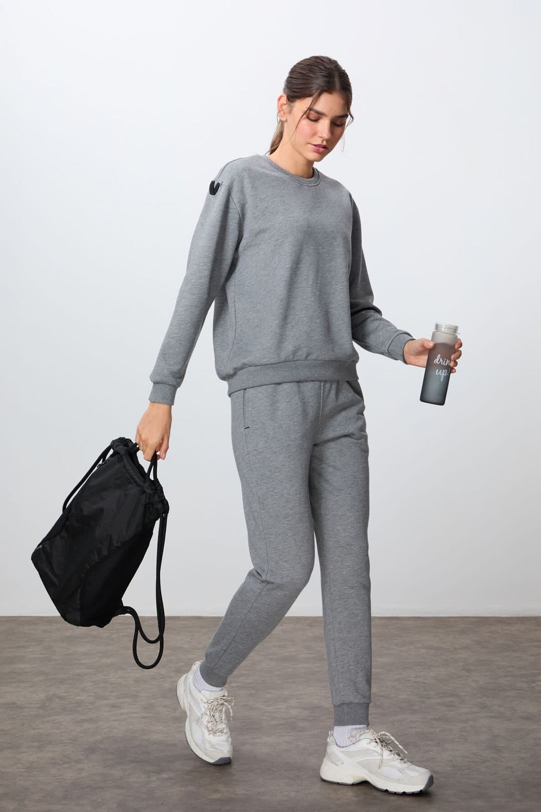 Tommy Life Tommy Life Women's Oversized Cotton-polyester Sweatshirt & Pants Set in Grey