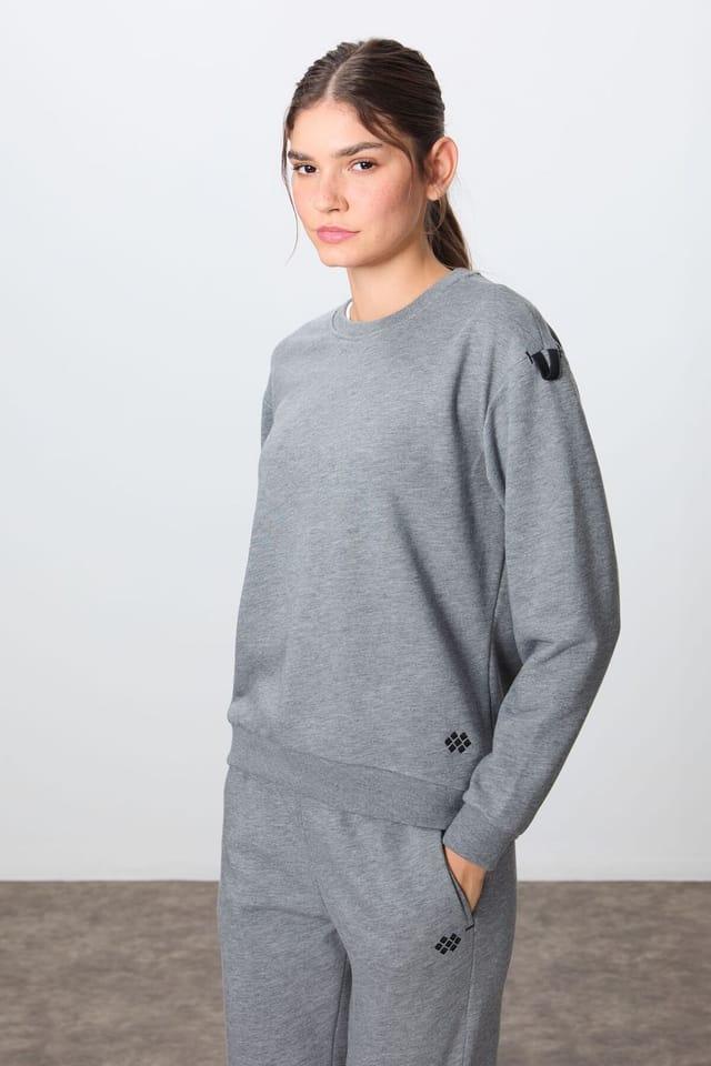 Tommy Life Tommy Life Women's Oversized Cotton-polyester Sweatshirt & Pants Set in Grey - 2