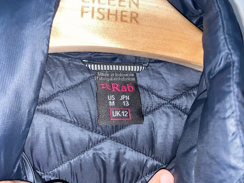 Rab RAB womens Altus navy blue zip up Gilet vest lightweight size M 12