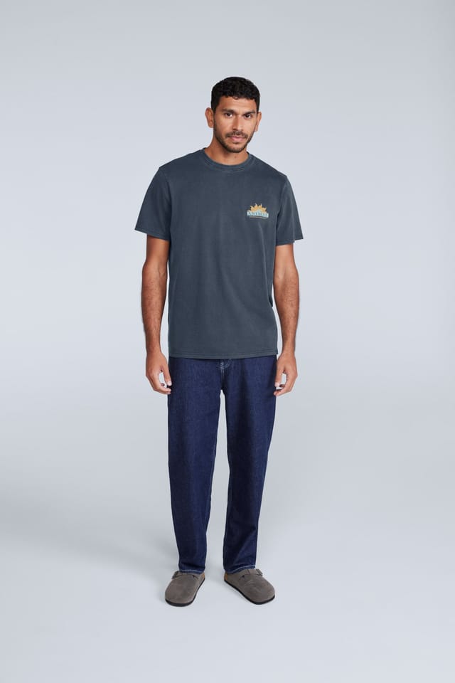 Animal Animal Men's 'Chase' Graphic Cotton Casual Short Sleeve Lightweight Top in Navy - 2