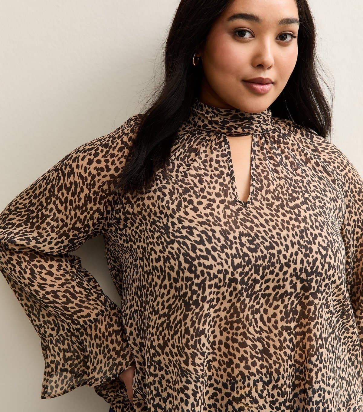 New Look Women's Plus Size Brown Animal Print High Keyhole Neck Blouse Curves New Look