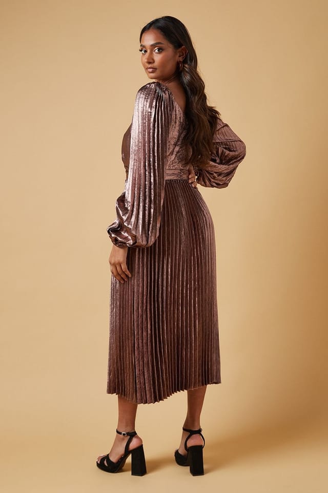 Oasis Oasis Women's Occasion Pleated Metallic Midi Dress in Pink - 3